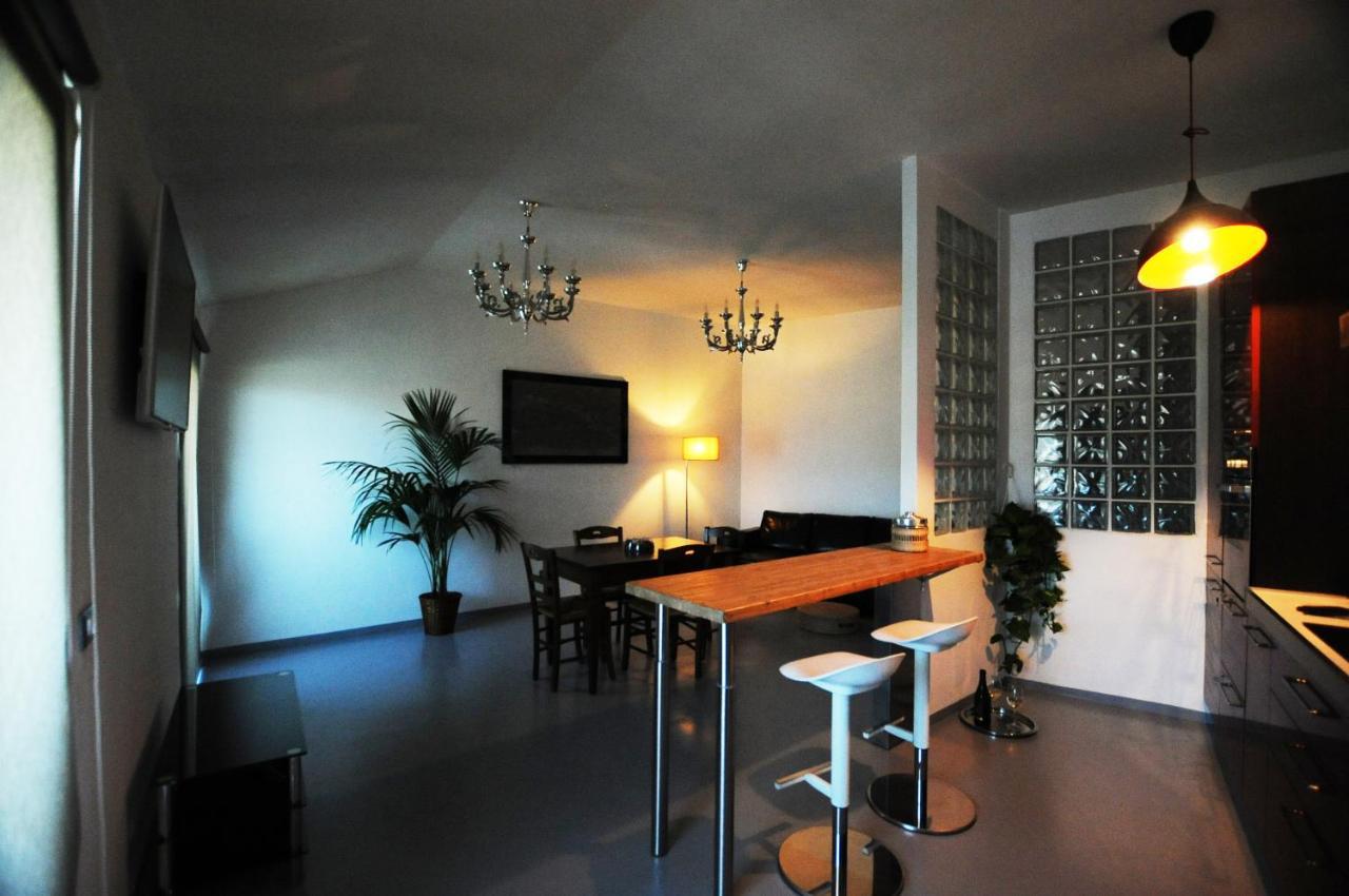 The Floor Apartment *